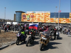 Брутальные байкеры эффектно открыли мотосезон в Ростове-на-Дону 