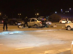 В Ростове ОМОН на Малиновского уложил дрифтеров на землю 