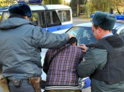 Пьяный юноша катался на угнанном с частного двора родственника автомобиле в Ростовской области