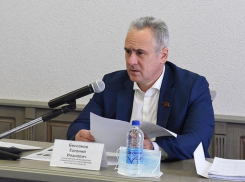 Депутат Госдумы от Ростовской области обвинил минстрой в отсутствии школ в Суворовском