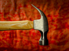 В Ростове мужчина до смерти забил свою супругу молотком