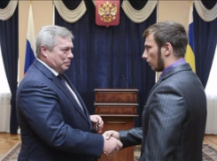 Медаль за спасение двух подростков получил донской студент 