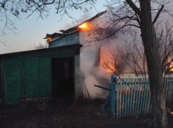 В Ростовской области при пожаре в частном доме погибли два ребенка