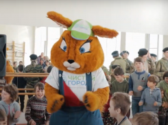 ГК «Чистый город» передала гуманитарную помощь детям Донбасса