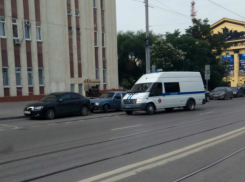 «Взрывоопасная» детская коляска взбудоражила полицейских и прохожих в центре Ростова