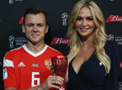 Красотка-ростовчанка Виктория Лопырева сделала приятно футболисту российской сборной