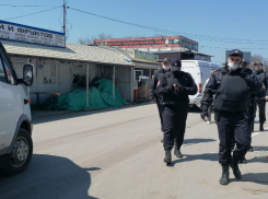 На овощной рынок под Ростовом прибыли военные и бойцы ОМОНа