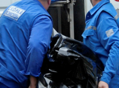 Погибший от тромбоза мужчина около часа пролежал в торговой галерее «Ашана» в Ростове