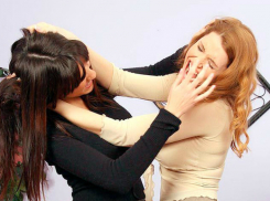 Женщина проломила голову соседке, заглянув к ней в дом для важного разговора в Ростове