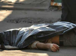 Внезапная смерть мужчины на улице шокировала прохожих в Ростове