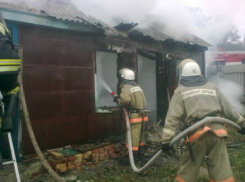 Смертельные ожоги получил мужчина при пожаре в летней кухне в Ростовской области