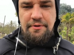 Баста на видео в костюме диснеевской героини вызвал на битву Серегу и Влада Валова «в вашем царстве»