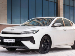 Для ростовских чиновников закупят 15 автомобилей белого цвета и два черных