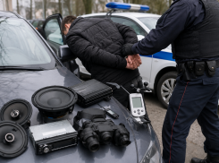 Приезжий с Кубани вскрыл машину гуковчанина в Ростове и вынес технику на полмиллиона рублей