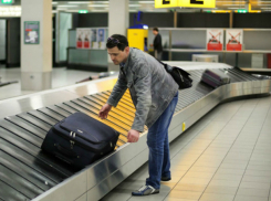 Наглого похитителя мобильных телефонов из Питера задержали в аэропорту Ростова-на-Дону