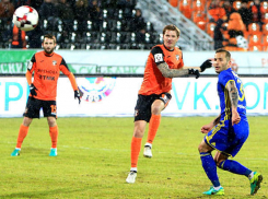 «Огромные аномалии»: букмекеры объявили матч «Урала» и «Ростова» договорным