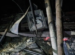 Два человека заживо сгорели в строительном вагончике вдали от хутора в Ростовской области