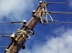 Школьник схватился за высоковольтные провода и погиб в Ростовской области