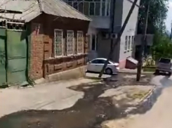 Затопивший улицы Ростова «бодрый» ручей из фекалий возмущенные горожане сняли на видео