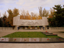 Календарь: 62 года назад в сквере имени Фрунзе в Ростове зажгли вечный огонь