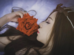 Мужчина упал в обморок, узнав ее возраст 