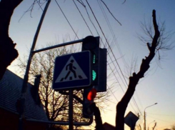 Светофор-невидимка в Ростове обеспокоил водителей и попал на фото