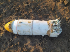 На севере Ростовской области в поле обнаружили современный снаряд
