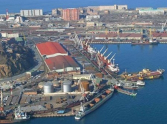 В морском порту Ростова не соблюдали правила хранения опасных грузов