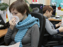 Во время эпидемии гриппа жителей Ростова заставили ходить на работу больными