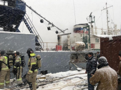 На судостроительном заводе «Моряк» в Ростове загорелся земснаряд