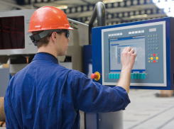 У сотрудников крупных и средних предприятий Ростовской области увеличилась зарплата