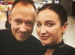 Бузова после ухода Тарасова к ростовской любовнице «засветилась» с новым мужчиной и в постельном видео с собаками