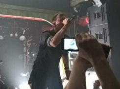 «Самый жаркий концерт» дал Lumen в Ростове из-за «сложной архитектуры» и наглого охранника