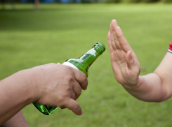 Три женщины в Ростове торговали в магазине палёным алкоголем