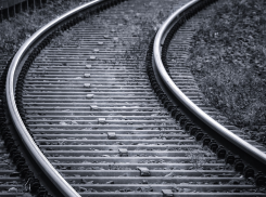 В Ростовской области пенсионерка погибла под колесами поезда