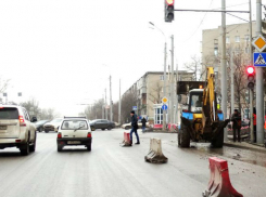 Беременную молодую женщину и ее мужа сбила иномарка на проспекте Нагибина в Ростове