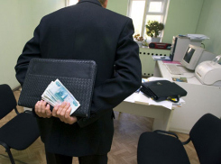 В Ростове следователь СК попался на взятке в 3 миллиона