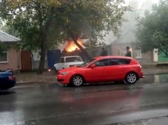 В Ростове-на-Дону снова огонь уничтожает дома людей