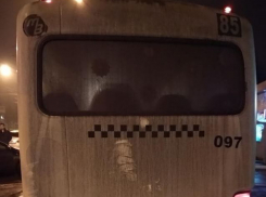 Неадекватный водитель маршрутки устроил таран на встречке ночью в Ростове