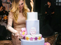 Зажигательные танцы Татьяны Котовой в ее день рождения попали на видео