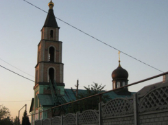Вандалы разгромили и оставили без крестов Свято-Успенскую церковь в Ростовской области