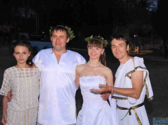 На форуме «Ростов 2012» сыграли свадьбу в греческо-скифском стиле