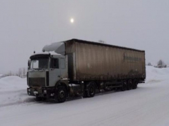 Ростовский дальнобойщик оказался в ледяном плену под Тверью