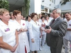 Медицинские работники получат выплаты из бюджета Ростовской области