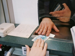 Исправно платившие деньги за коммуналку жители Ростовской области оказались опять должниками 