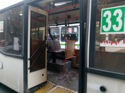 Бетономешалка столкнулась с автобусом под порогом ростовской мэрии