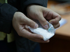 Крупную банду продающих «смерть» ростовчанам наркоторговцев схватили в Сибири 