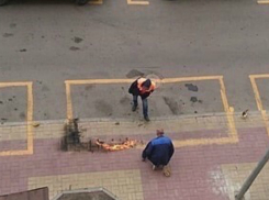 Представители УК жгут нарисованную жильцами разметку в ЖК «Платовский» Ростова