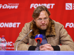 Главный тренер сборной Валерий Карпин раскритиковал поле на стадионе «Ростов Арена»