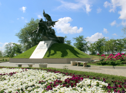 Памятник в память о воинах 116-й Донской казачьей кавалерийской дивизии в Ростовской области